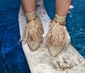 BEIGE FRINGE HEEL CONDOM